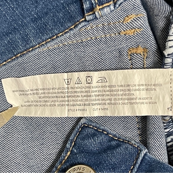 YMI Flare Jeans Women’s 3/26 Medium Wash Denim Back Flap Button Pockets - Picture 14 of 16